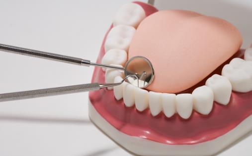 為何年齡越大牙縫越大?可能是五個原因所致,希望你別不