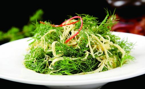 茴香價格便宜，營養并不少，可是營養師提醒，用茴香做餡