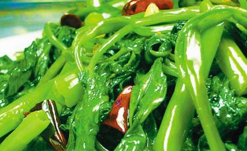 空心菜用油炒過后顏色發黑，這是“有毒物質”嗎？營養師