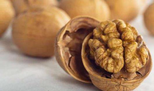 食用核桃的禁忌 飲酒食核桃令人咯血