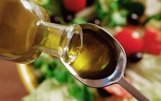 老年人滴油不沾并不科學 用油不能太單一