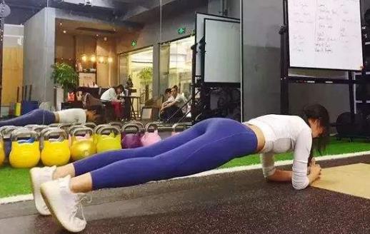 平板支撐提高代謝率增強(qiáng)核心肌群 平板支撐不適宜的人群