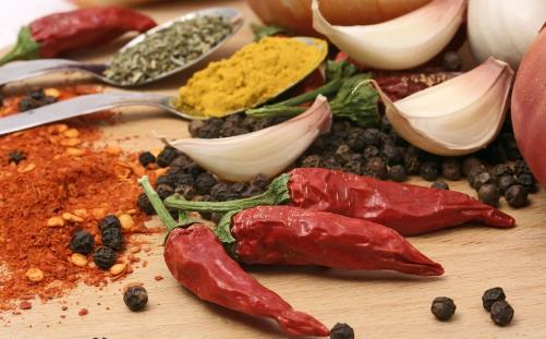 八角和大料是同一種調味料嗎？營養(yǎng)師提醒：有一類人炒菜