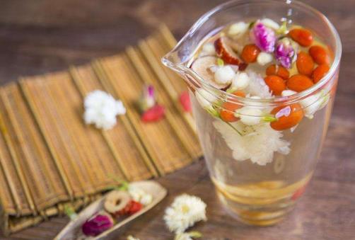 女人大姨媽拜訪,就該常喝紅糖水?可醫生卻說紅糖水最好別多喝?