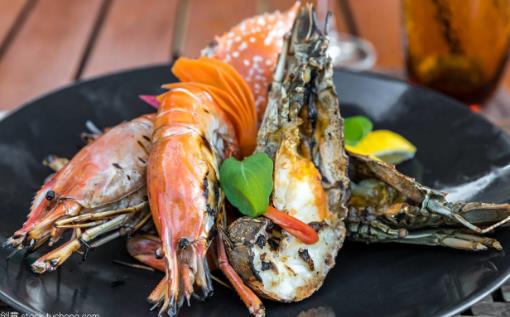 再三提醒:四類人要遠離海鮮,再饞也別碰,否則難受的是