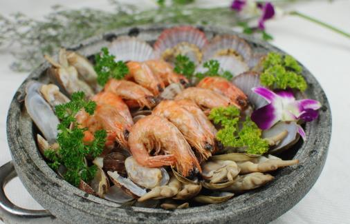 再三提醒:四類人要遠離海鮮,再饞也別碰,否則難受的是