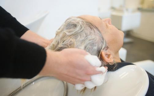 夏季出汗多，到底要不要每天都洗頭？多久洗一次才是健康