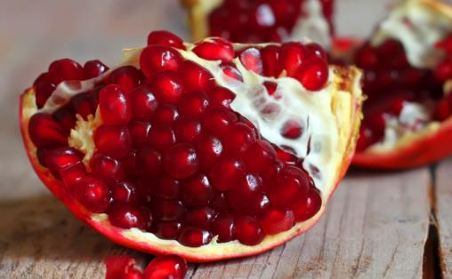 常吃石榴美容養顏 但是這些人最好不吃