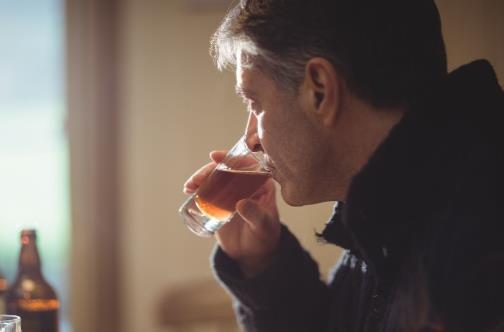 大家都知道喝酒對身體很不好,特別是酒喝多了傷肝,一旦