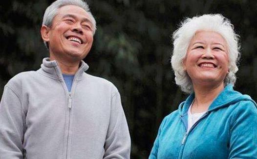 巧治老年人便秘 奶蜜蔥汁適用于老人習慣性便秘