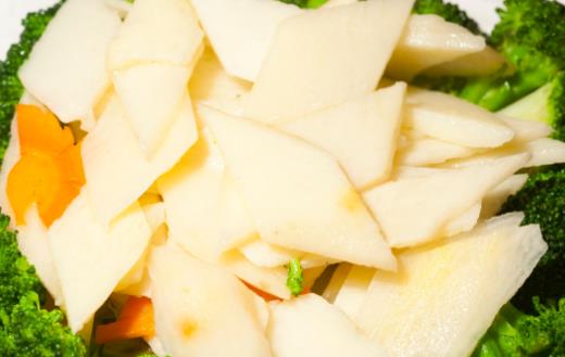 山藥是最為比較清補(bǔ)的食物 山藥的選購(gòu)竅門