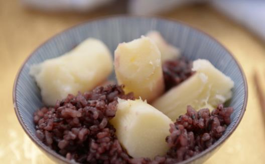 山藥是最為比較清補(bǔ)的食物 山藥的選購(gòu)竅門