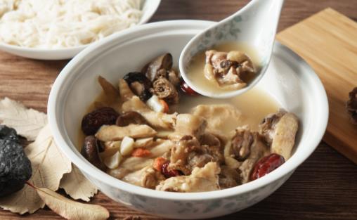 枸杞的健康吃法 睡前嚼幾粒枸杞有大益