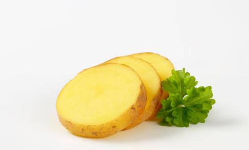 眼袋嚴(yán)重影響臉部美觀 可以緩解眼袋的食物