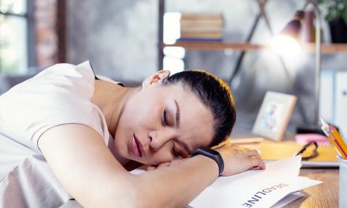 午睡越睡越困是什么原因？午睡睡夠這個時間就好了