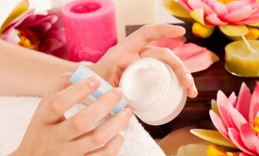 獨(dú)門(mén)秘方護(hù)手霜 護(hù)手霜的日常使用個(gè)誤區(qū)