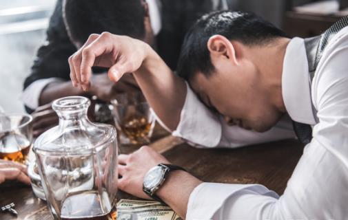 喝酒“三不做”,酒后“三不宜