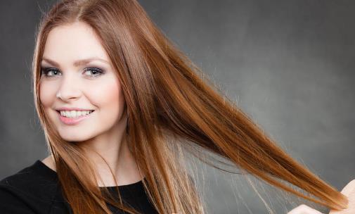 頭發沒吹干就睡覺危害大？如何護理頭發