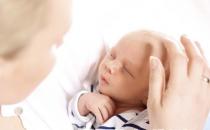 ?防止被寶寶咬乳頭 找個安靜的角落喂奶