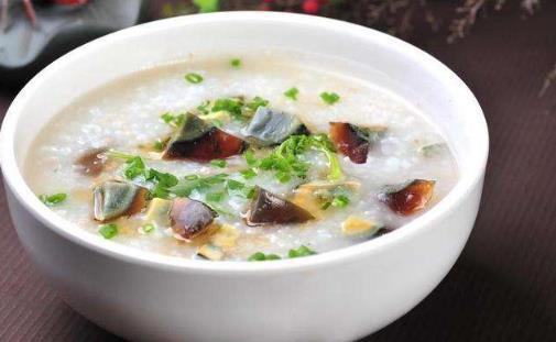 老人咳嗽反復出現 緩解老人咳嗽的10個食療方