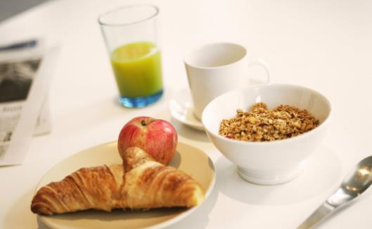 年輕人脫發的八大原因 利于頭發健康的食物