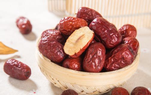 經常吃紅棗有助養(yǎng)肝 但是這些人不宜吃