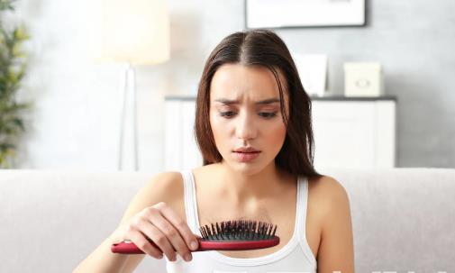 為何脫發 可能是這6個因素導致