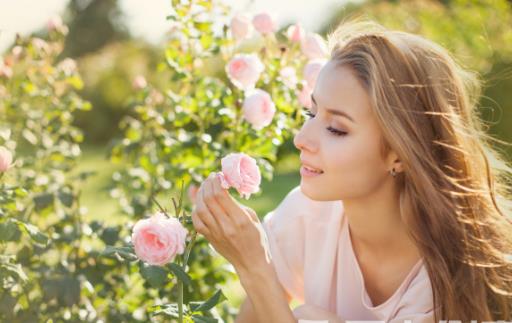 從心理的角度來分析 容易勾引男人出軌的六種女人 