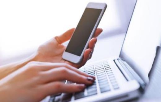 電腦族眼部保持滋潤(rùn) 教你三個(gè)秘方護(hù)眼方法