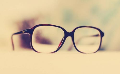 電腦族眼部保持滋潤(rùn) 教你三個(gè)秘方護(hù)眼方法