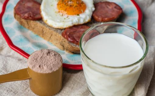 牛奶營養價值很高 你知道喝牛奶的注意事項嗎