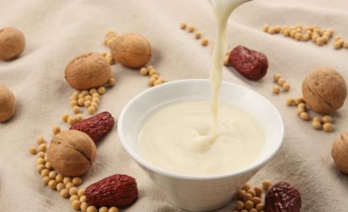 老人喝豆?jié){養(yǎng)生 要注意哪些喝豆?jié){的禁忌呢？