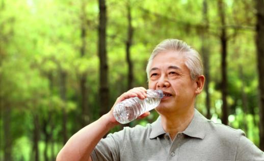 老年人在飲食方面吃的健康 需要遵循的事項