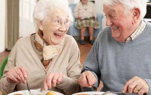 造成老人口干的原因 老年人的日常口腔護理方法