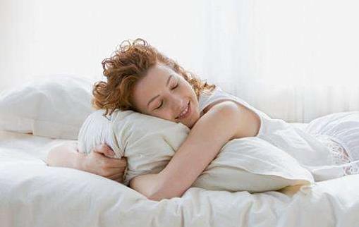 情緒性失眠頻繁在年輕人中發生 失眠喝玫瑰花茶