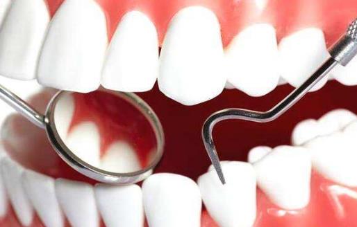 導致牙齒發黃的5大原因 應養成健康的護牙習慣