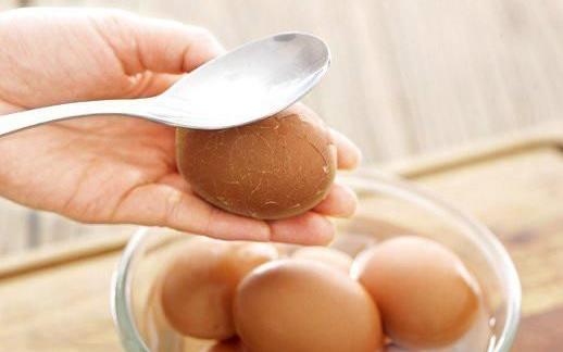 要得到雞蛋豐富的營(yíng)養(yǎng) 正確避開(kāi)8個(gè)誤區(qū)才能食用