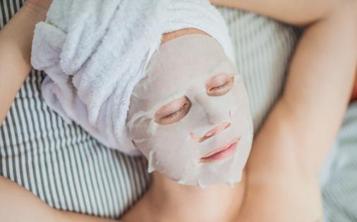 鼻子總是愛出油怎么辦 臉部出油需要全面護理