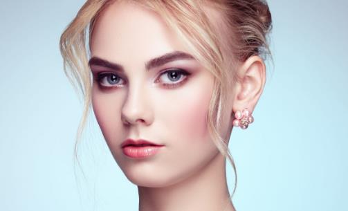 小煙熏電眼妝你準備好了嗎 如何打造迷人眼妝