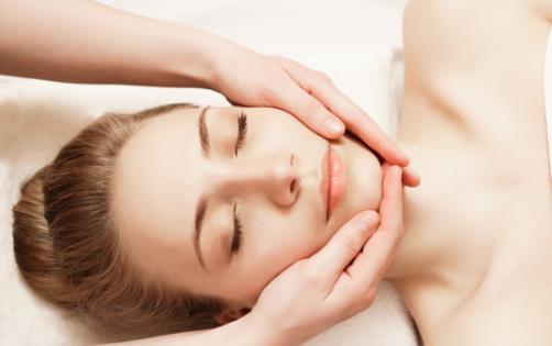 早晚都護(hù)膚的好處揭秘 美膚達(dá)人告訴你早晚護(hù)膚要訣