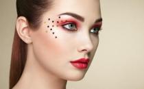 小煙熏電眼妝你準備好了嗎 如何打造迷人眼妝