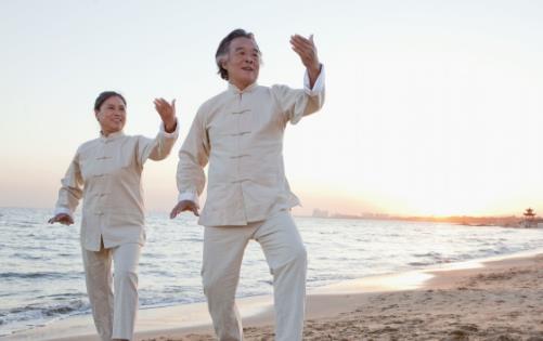 太極拳的運動養生好處多 有助于老人延年益壽