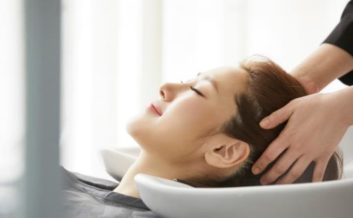 預(yù)防脫發(fā)的8個(gè)小技巧 合理飲食很重要