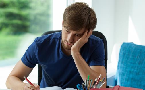 飯后犯困是腦供血不足嗎 飯后半小時是最佳養生時間