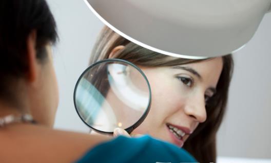 你的肌膚遇到黃褐斑 有效去除黃褐斑的方法