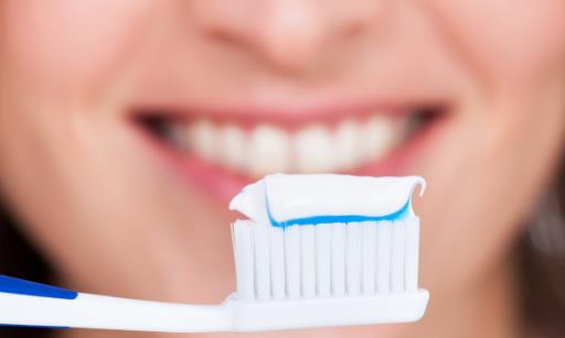 牙膏的妙用有很多 牙膏在生活中的13個特別用途