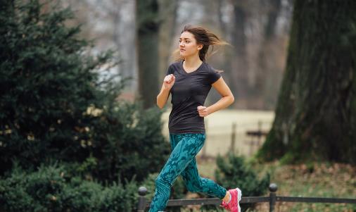 早晨喝水好處多 空腹跑步害處多