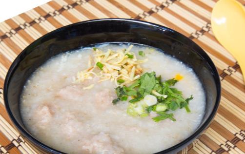 小孩嘔吐發(fā)燒吃什么 不妨多吃這三種食療方