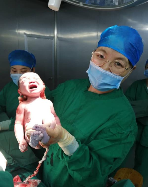 北京愛康醫(yī)療集團(tuán)婦產(chǎn)科專家與粉絲間的故事:千萬里我追尋著你