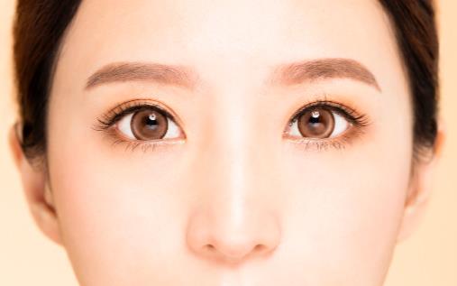 內雙適合什么顏色的眼影 丹鳳眼也可以很美麗